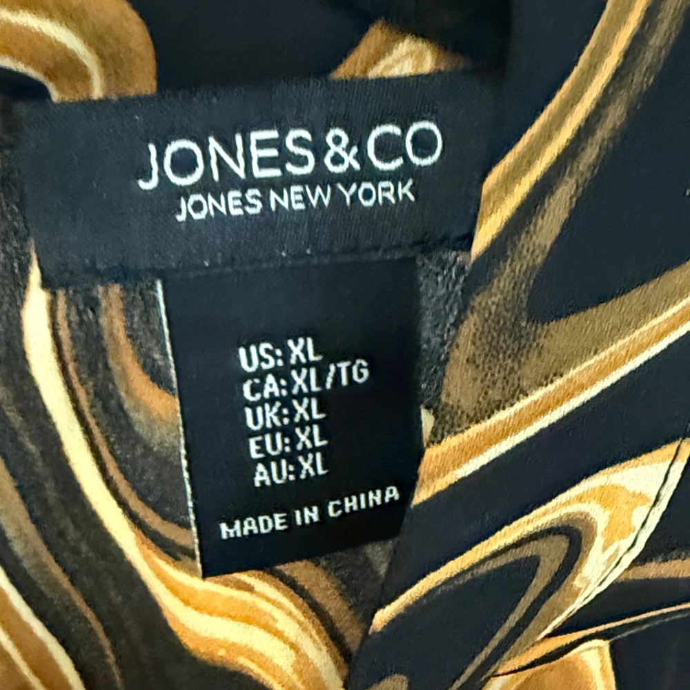 Jones & CO Elegant Black Gold Switl Pattern Blouse Sz XL NWOT - Picture 2 of 5